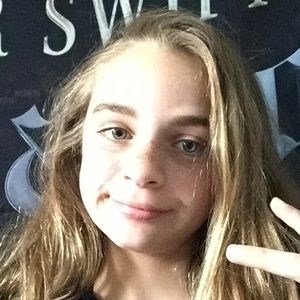 Meet your Posher, Emilee